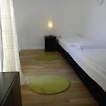 Santis10 Apartment